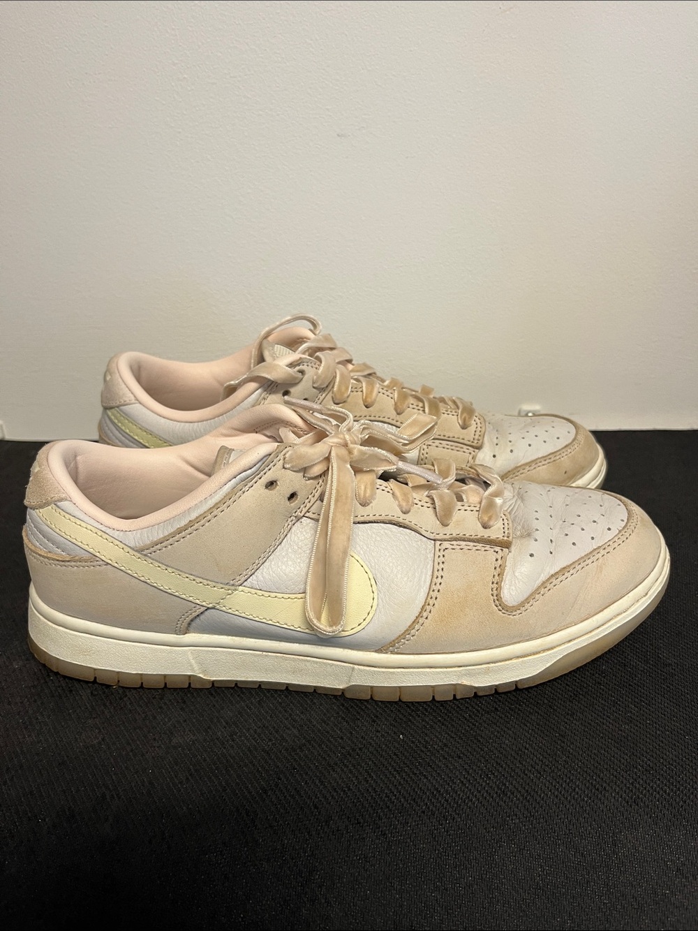 Used Nike Dunk Low Premium Light Soft Pink FB7910-601 Womens Size 9 (B11)